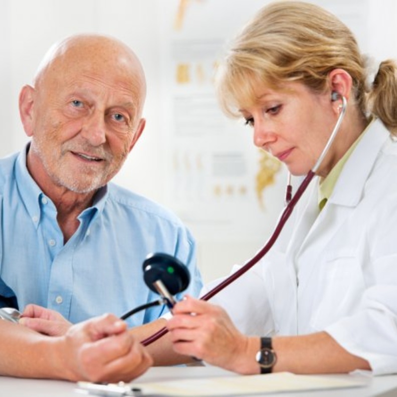 رئيسية وأولى ارتفاع ضغط الدم عند كبار السن يسبب نزيف الأنف