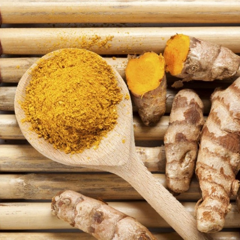 مشروب الكركم عامل مساعد قوي في تخسيس الكرش أثناء الرجيم