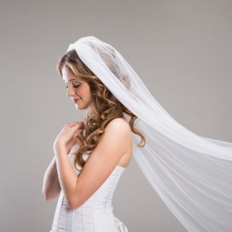 الطرحة الخليجيه لا تغطي الوجه