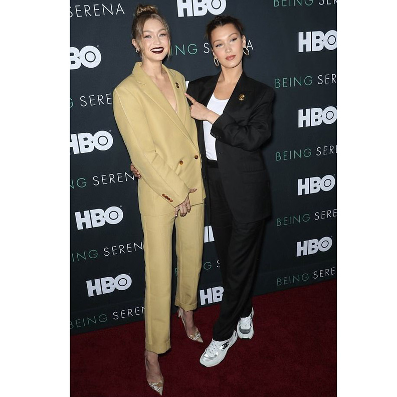 أناقة جيجي وبيلا حديد في البدلة 