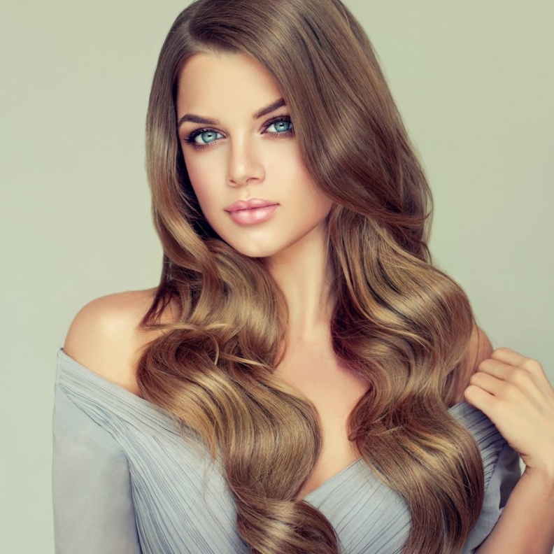 جربي خلطة زيت جوز الهند مع زيت الخروع لتعالجي مشكلة تساقط الشعر