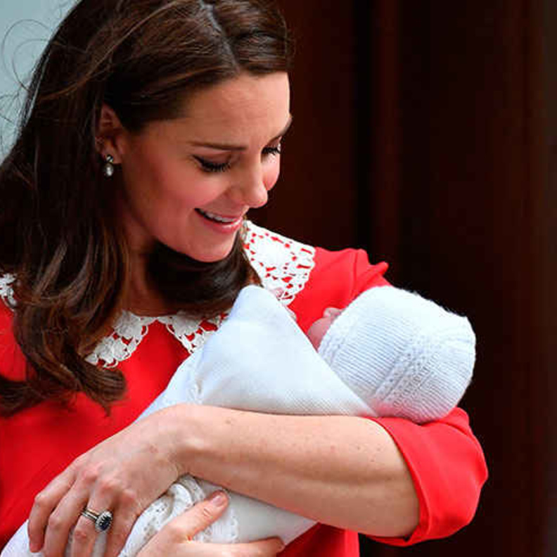 الأمير وليام و كيت ميدلتون خالفا التقاليد وأخرا إعلان اسم الطفل الملكي