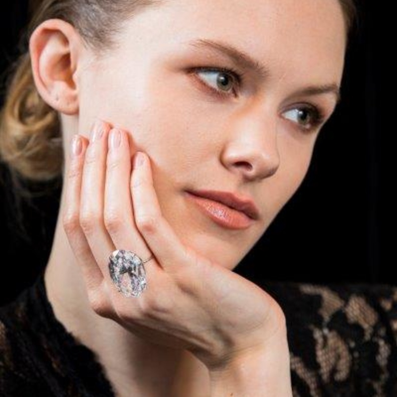 خاتم Fancy light yellowish brown diamond