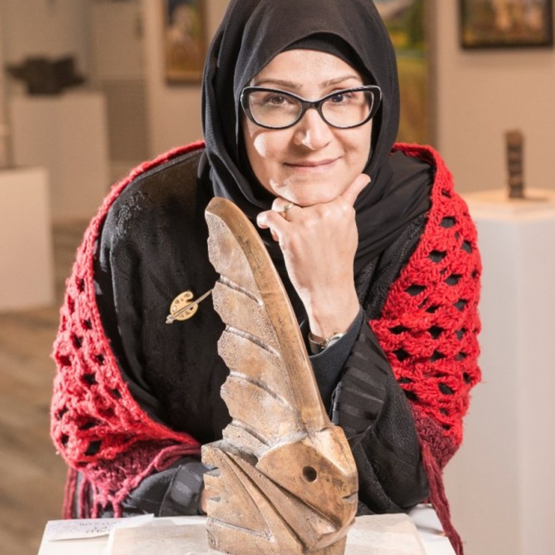 لقاء موقع هي مع النحاتة والفنانة السعودية أزهار سعيد 