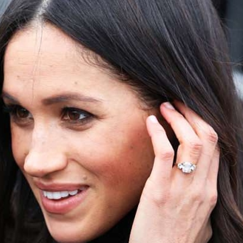  خاتم خطبة ميغان ماركل يحتوي حجرين ماسيين من مجوهرات الأميرة ديانا
