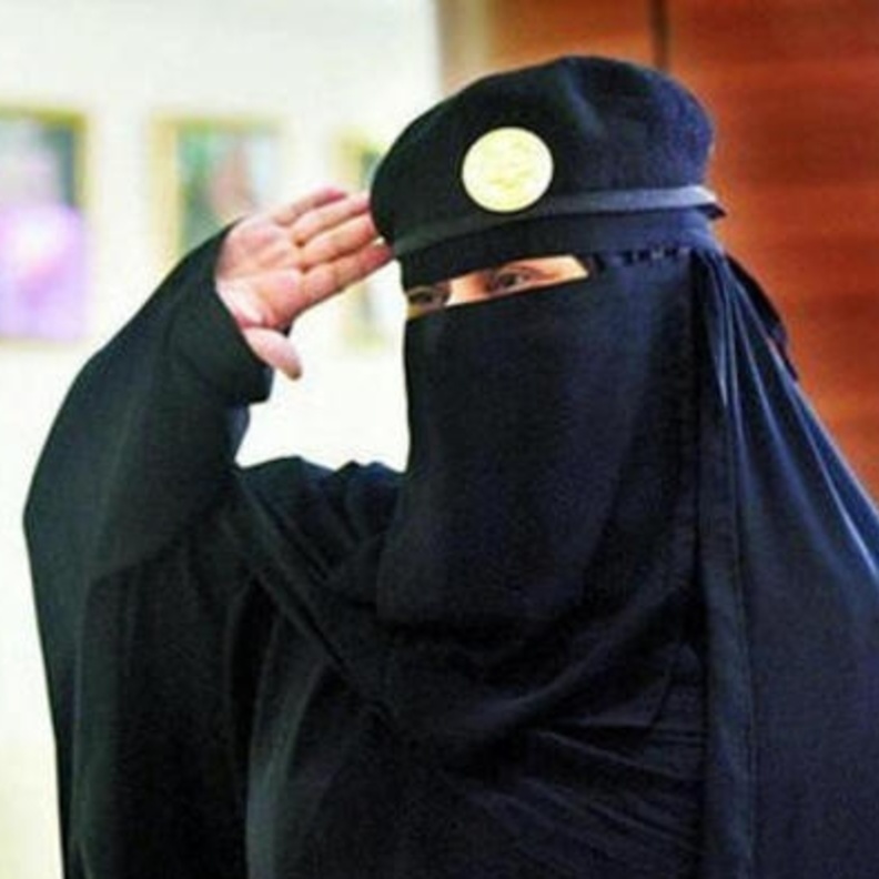 تعمل السعوديات في رتب عسكرية متنوعة
