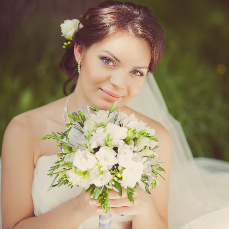  تميزي بعينين ساحرتين في يوم زفافك