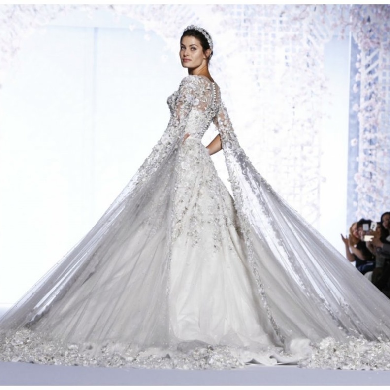 فستان زفاف من تصميم رالف اند روسو