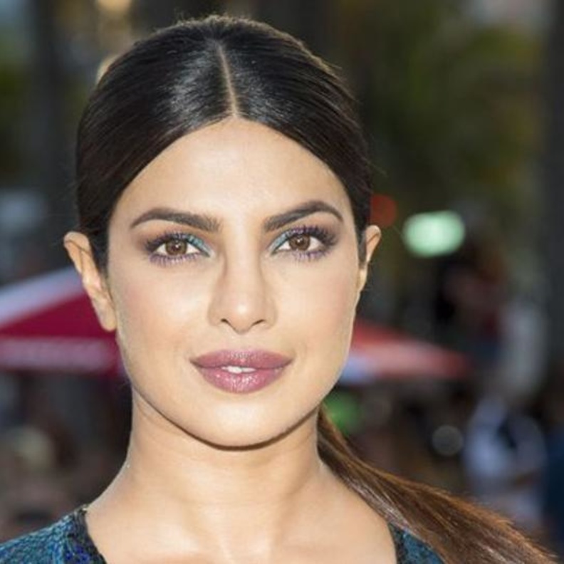  بريانكا تشوبرا تستضيف ويل سميث في عمل فني جديد