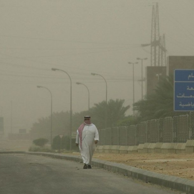 الأرصاد السعودية حذرت من الغبار والأتربة على بعض مناطق المملكة