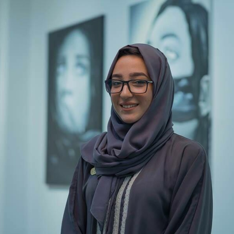 مقابلة مع الفنانة التشكيلية منار غزاوي