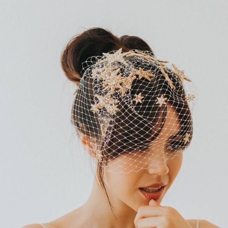 اكسسوار كريستالي للطلة الناعمة