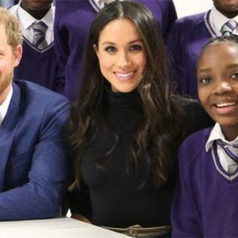 طالبة تتلقى زيارة مفاجئة من الأمير هاري وميغان ماركل