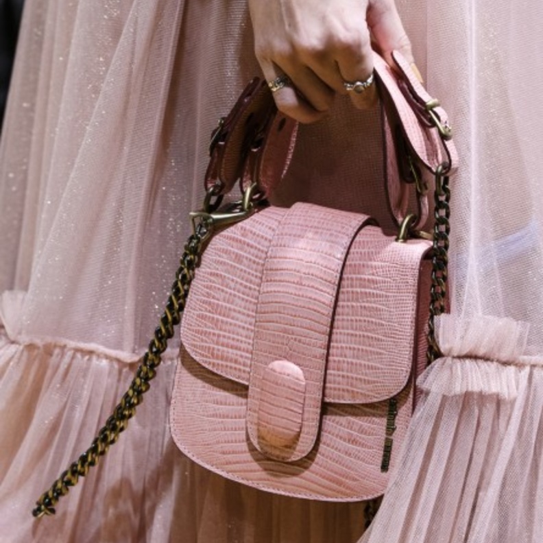 رقيّ وأناقة في النّقشات الحيوانية مع بوتيغا فينيتا