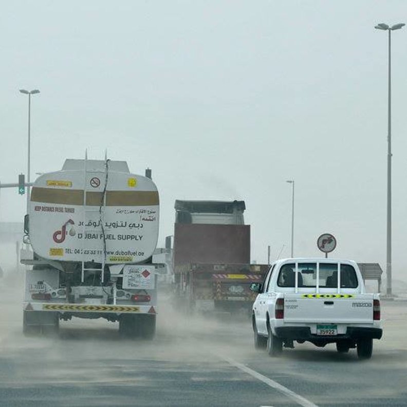 بسبب تغير احوال الطقس "إسعاف دبي" تضع المسعفين المجازين تحت الطلب