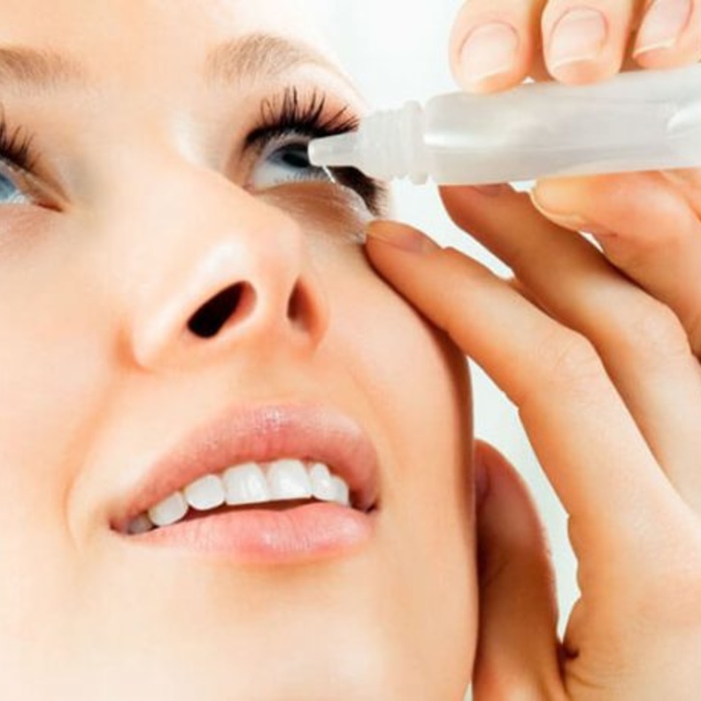 وقاية العيون من تيارات الهواء يقلل من الجفاف