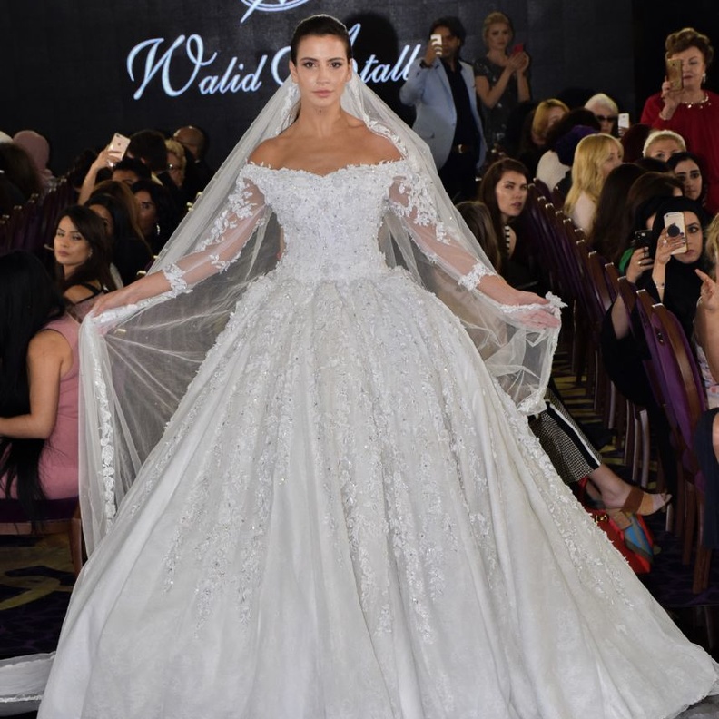 فستان من وليد عطاالله 