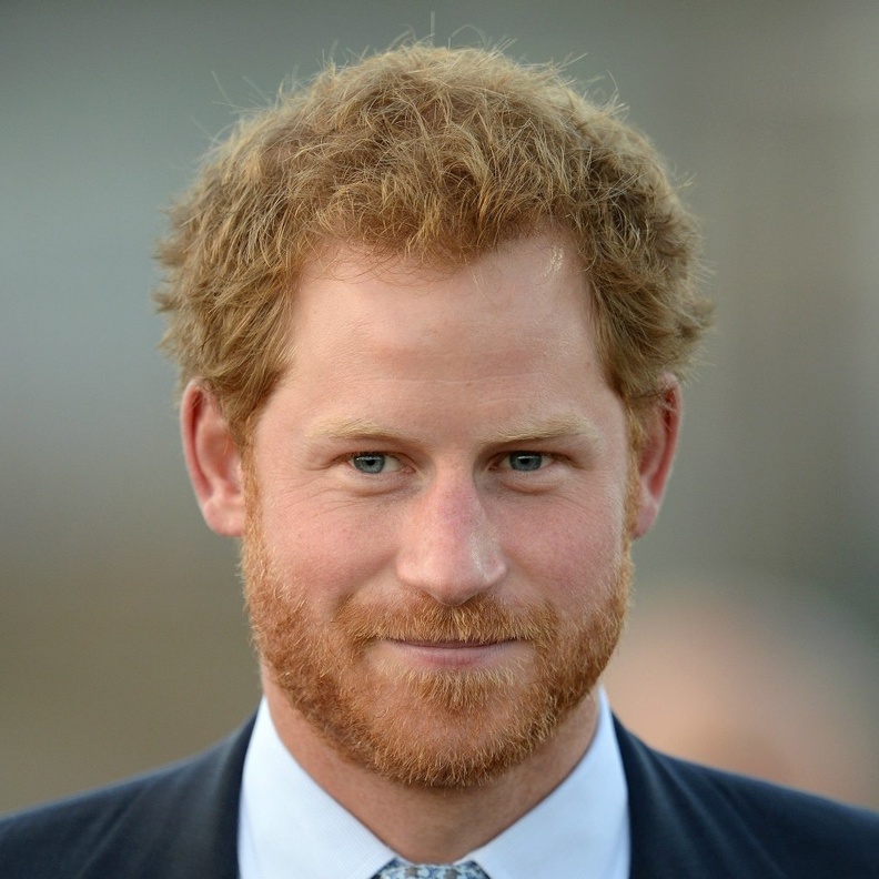  الملكة إليزابيث الثانية نصحت الأمير هاري بحلق لحيته