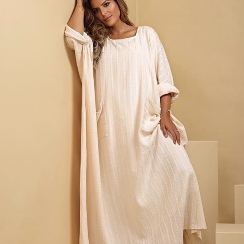 بيبي العبدالمحسن تصمم اول مجموعة ازياء خاصة بها