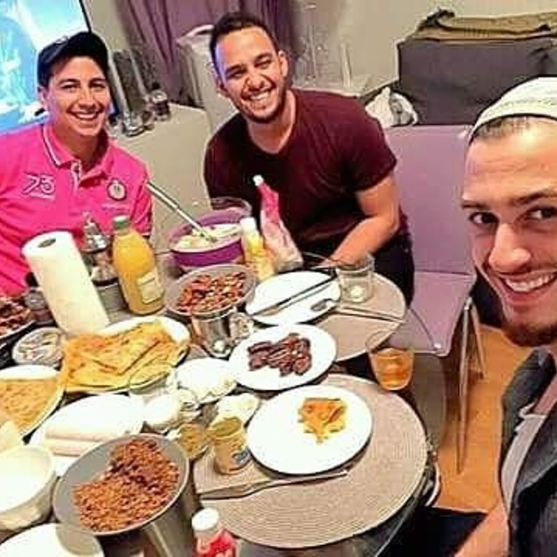 سعد لمجرد واصدقاءه