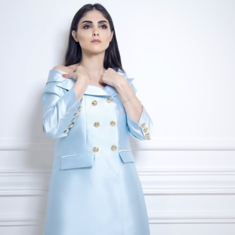 قفطان مستوحى من قصة البليزر من Aseel Collection