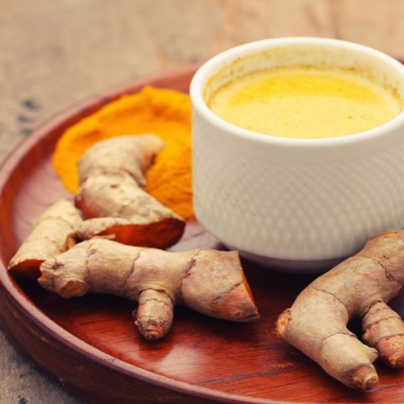 شاي الكركم و الزنجبيل يعالج خشونة المفاصل