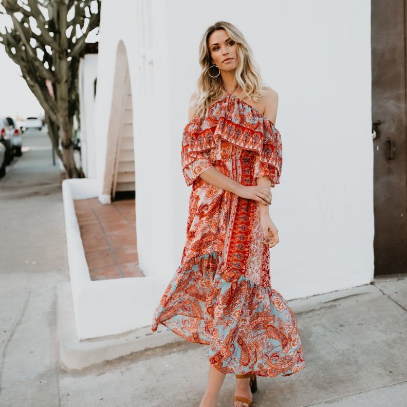  Giambattista Valli فستان كشكش باللون العنابي من