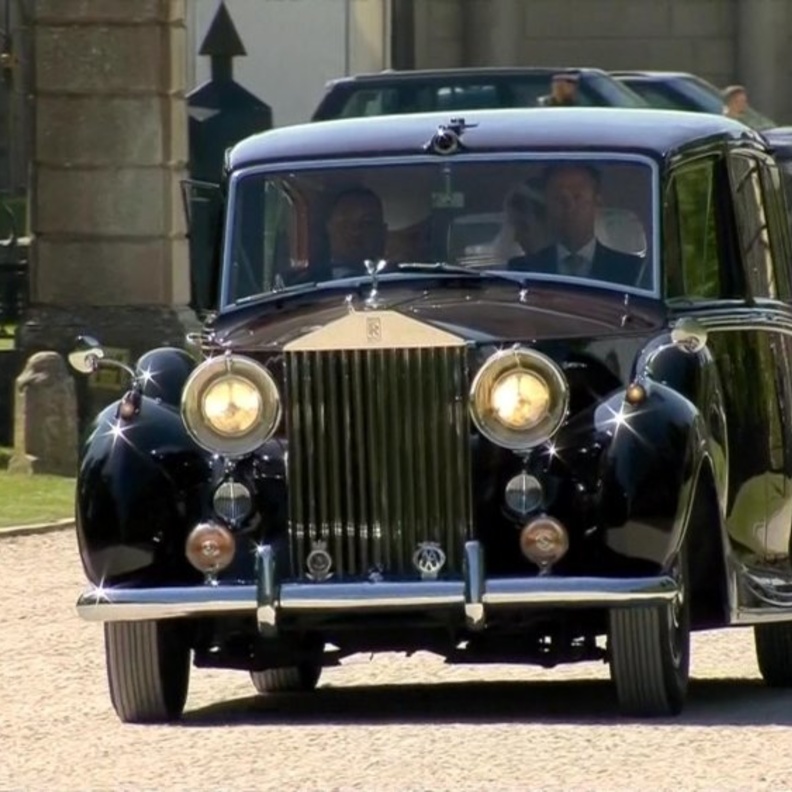 سيارة زفاف ميغان ماركل هدية من شركة رولز رويس