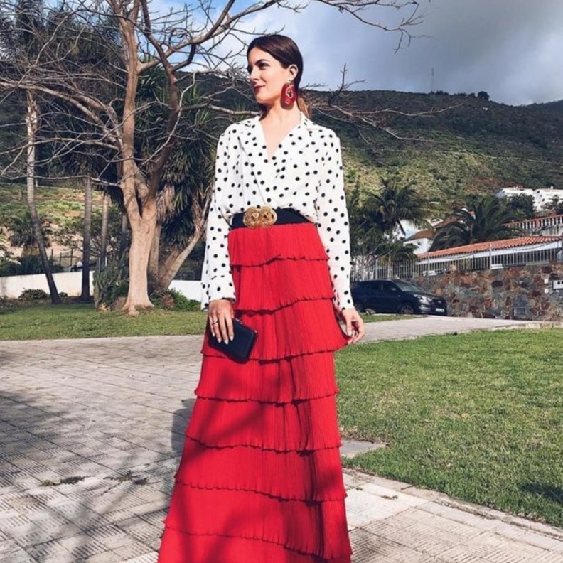 تنانير ماكسي عصرية هذا الموسم لاطلالات راقية وشبابية