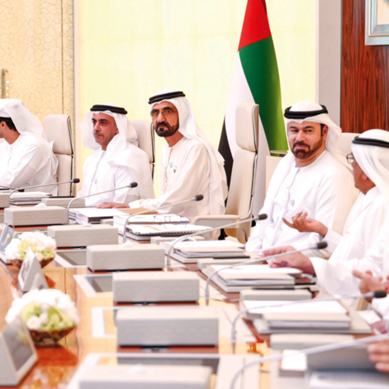 محمد بن راشد وسيف بن زايد خلال ترؤسهما الاجتماع