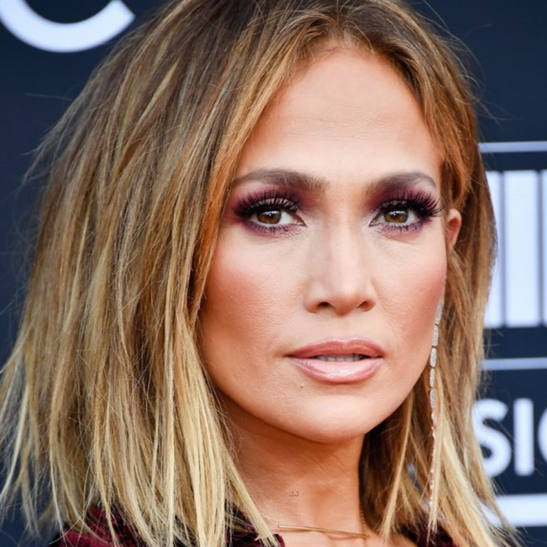 تسريحات شعر ويفي وملفتة من Ciara