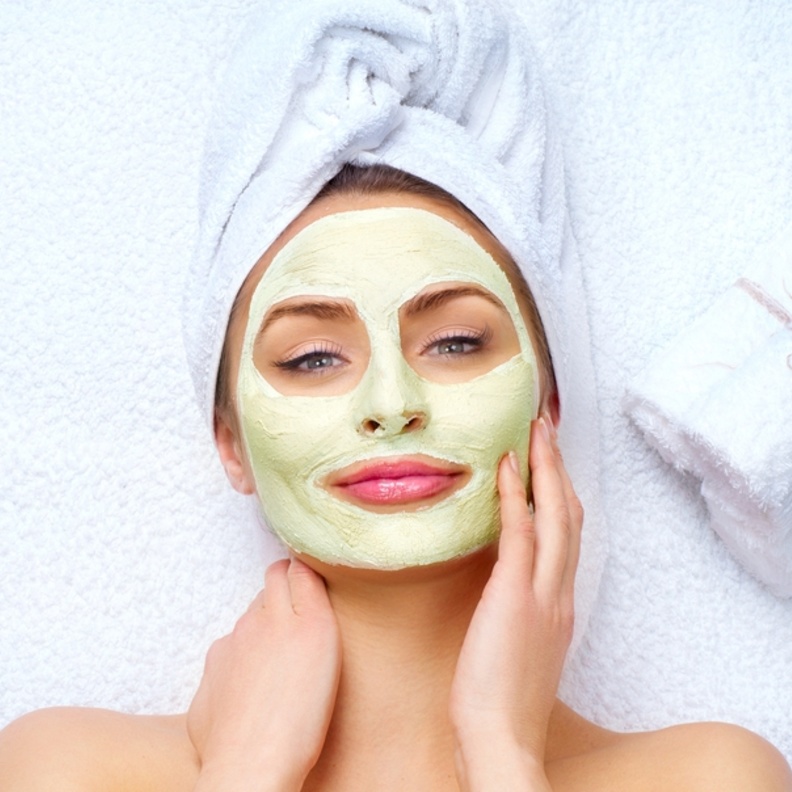 خلطة الطماطم والشوفان للبشرة