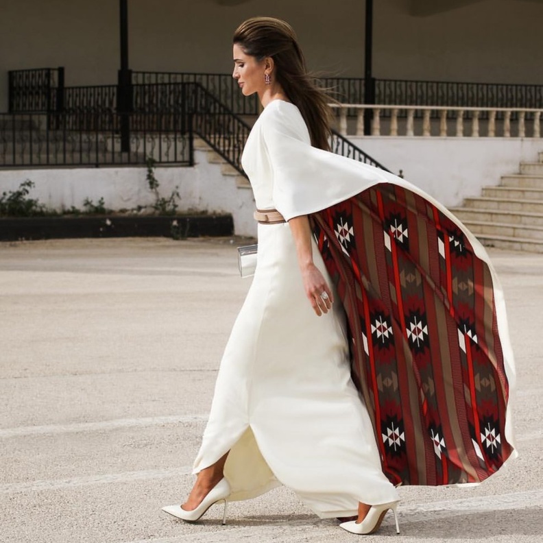 موضة التصاميم التقليدية والمزخرفة من وحي الملكة رانيا