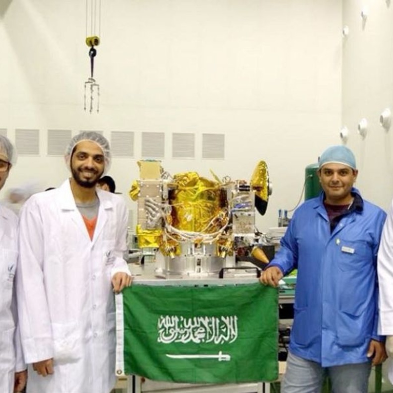 السعودية والصين في رحلة للفضاء لاستكشاف جانب جديد للقمر