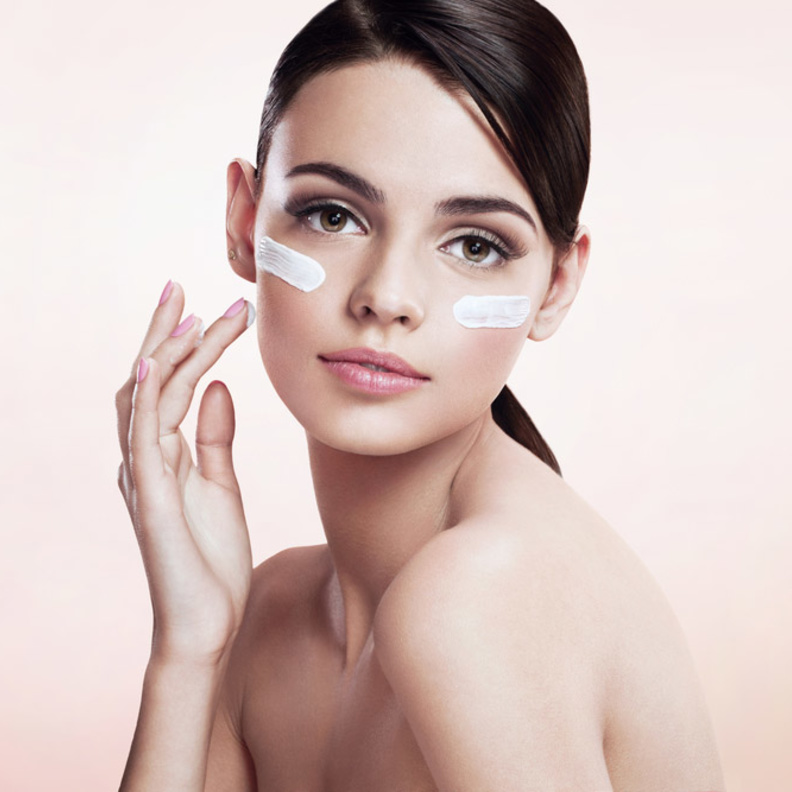  ضعي كريم واقي الشمس