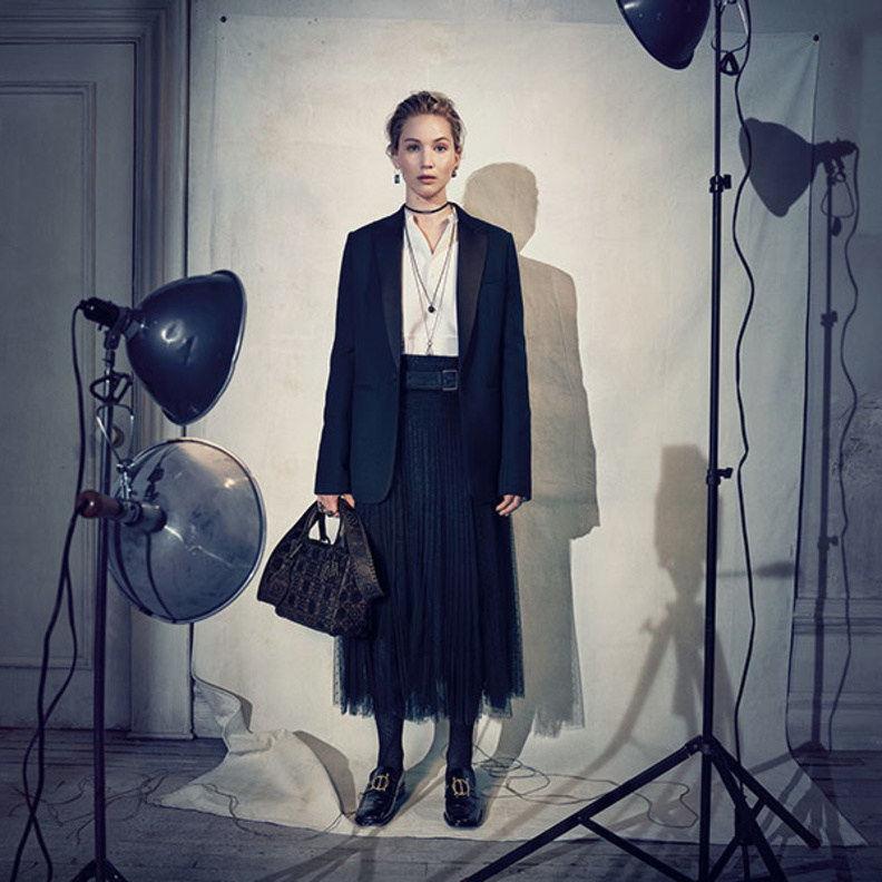 مجموعة الألبسة الجاهزة من Dior لخريف 2018.. تكامل بين الازدواجيّة الذكوريّة والأنثويّة