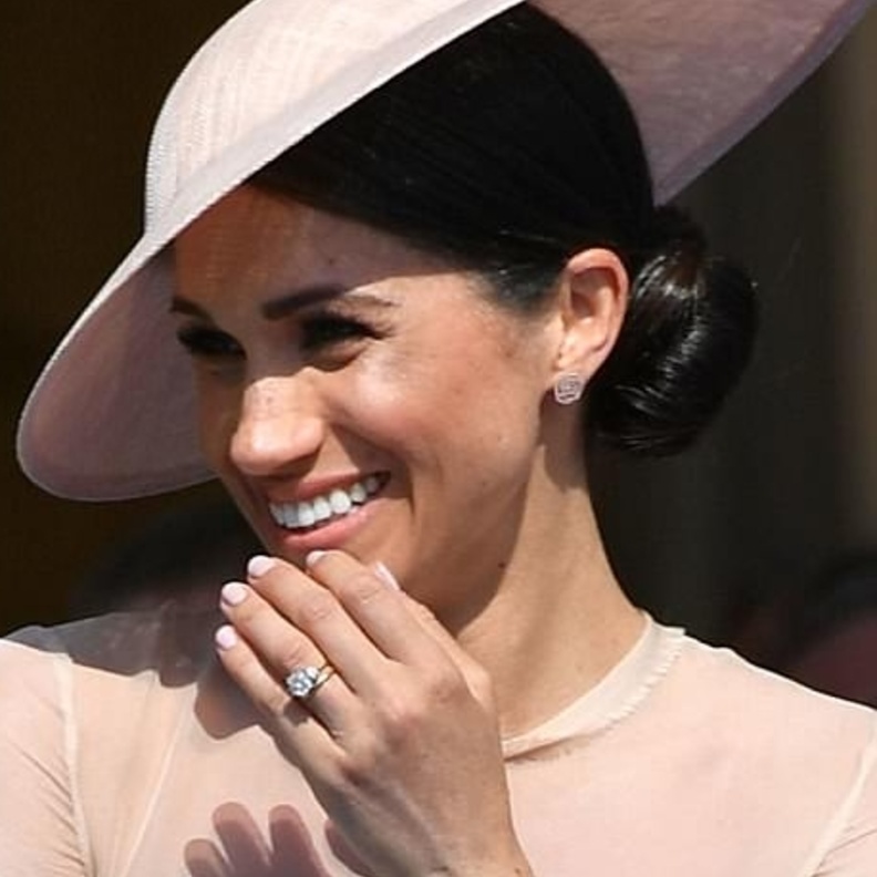أناقة دوقة ساكس ميغان ماركل في حفل عيد ميلاد الأمير تشارلز
