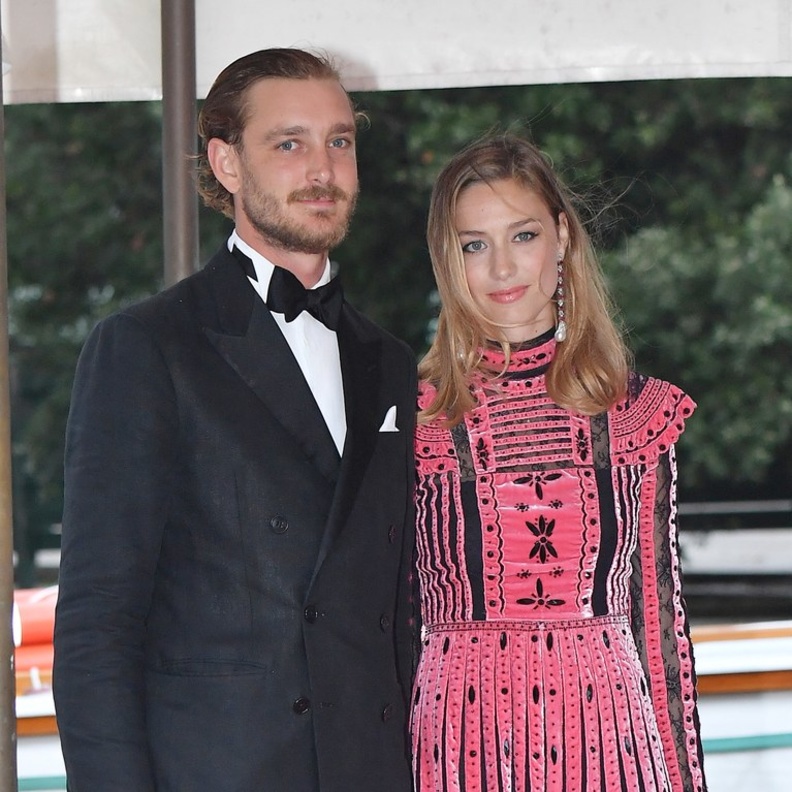 بيير كاسيراجي وبياتريس بوروميو ينجبان طفلهما الثاني