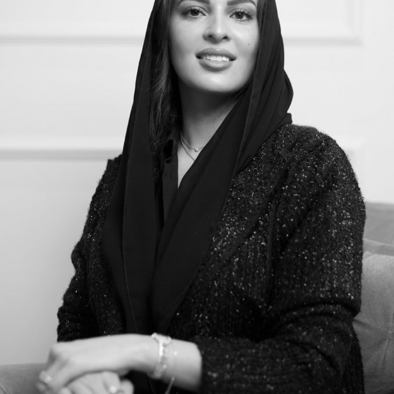 مصممة الأزياء السعودية أسيل الزامل