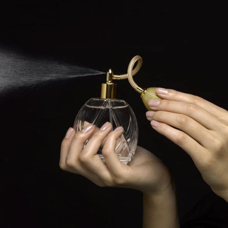 تعطر النساء في نهار رمضان