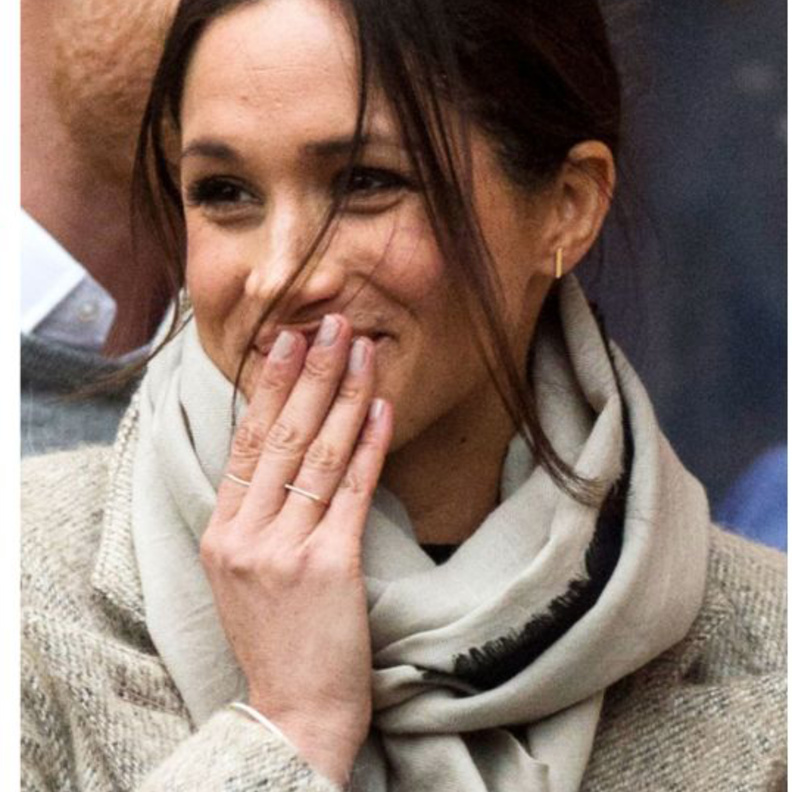 ميغان ماركل ترتدي اقراطا من دار من دار Gabriela Artigas