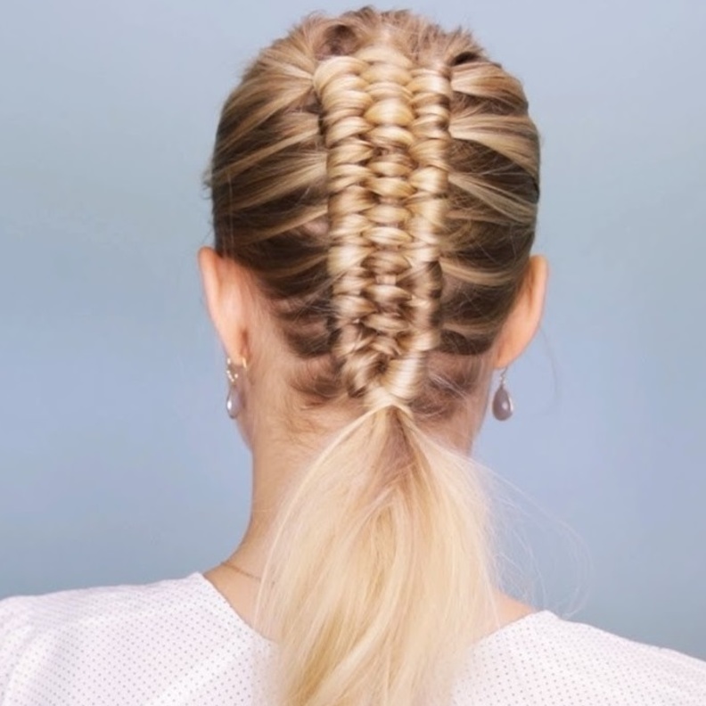 يمكنك تزيين الضفيرة بالاكسسوارات