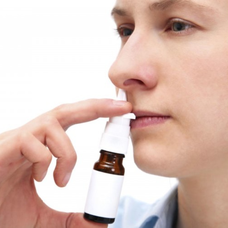 بخاخات الأنف تعالج الإنسداد