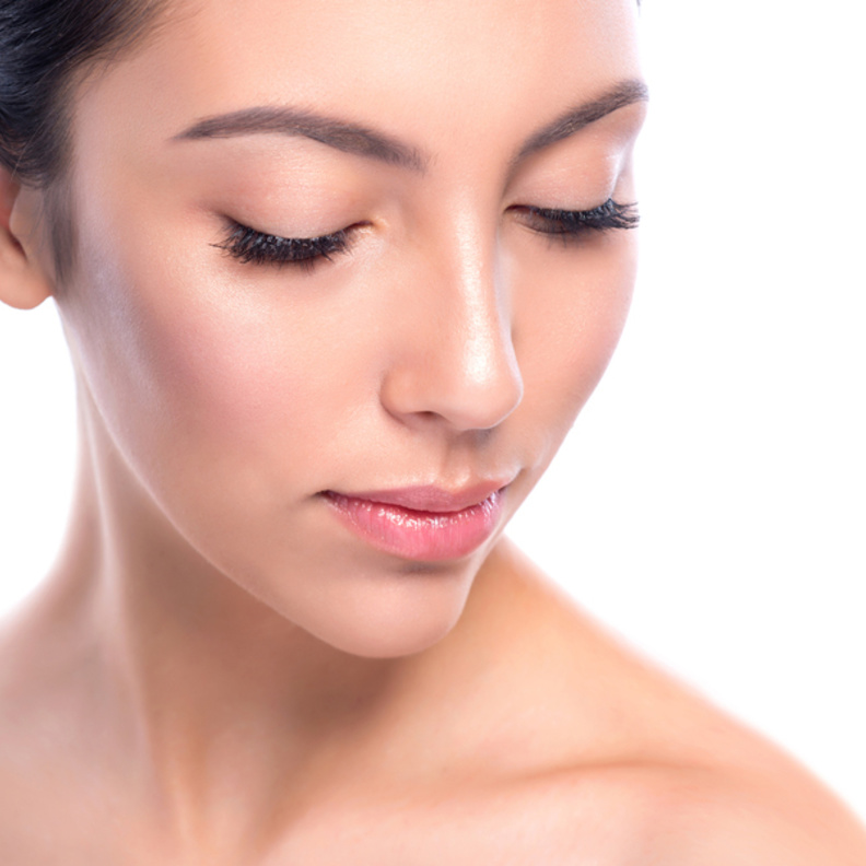  عززي نمو رموشك بهذه الزيوت الطبيعية