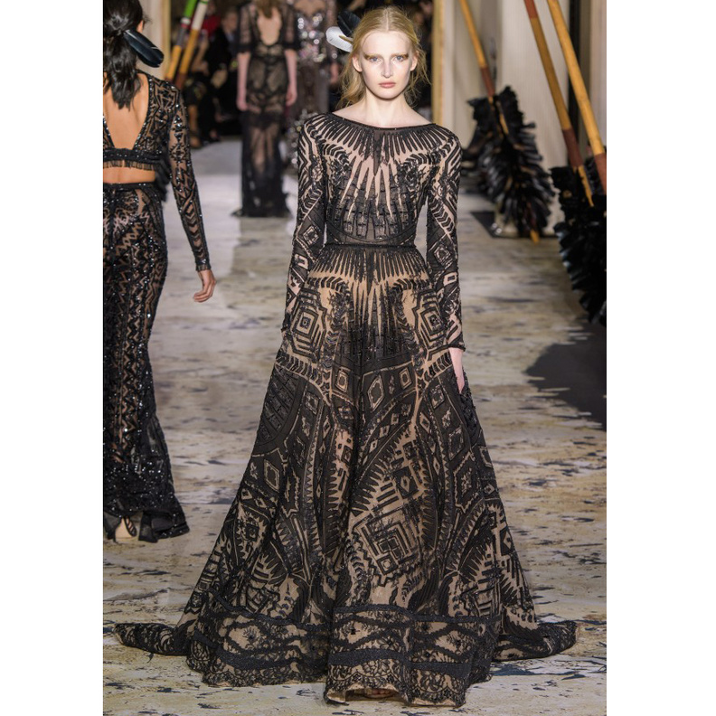 من الفساتين التي أعجبتنا من مجموعة خريف وشتاء 2018