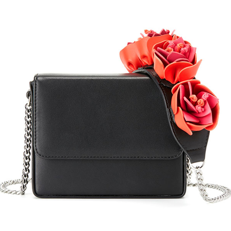 هدايا العيد من MANGO تحمل أجمل معاني الحب والخير للأحبّة