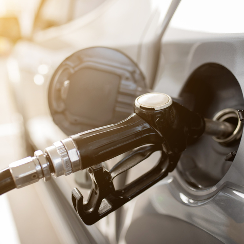 تعرف على أسعار الوقود في الإمارات خلال شهر يونيو 