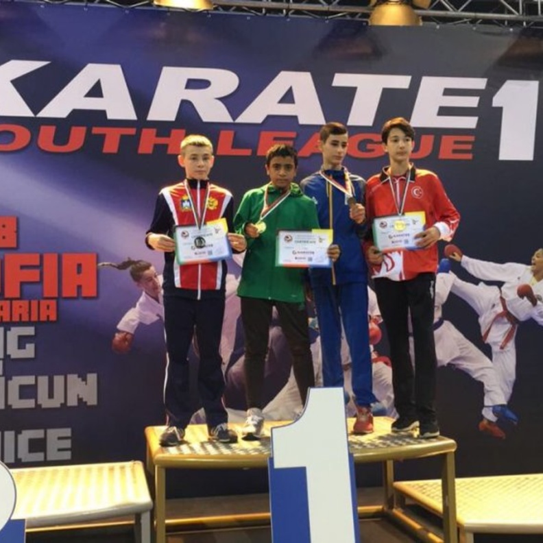  لاعب المنتخب السعودي للكاراتيه للبراعم انس الزهراني