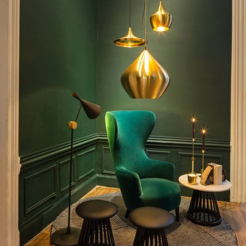  غرفة جلوس تتألق باللون الذهبي