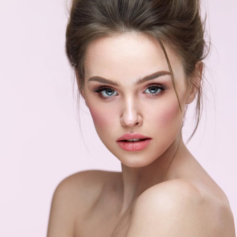  احصلي على خدود وردية بدون مكياج